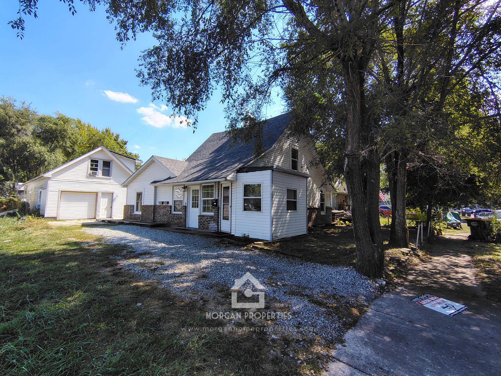 2208 HENDRICKS #1